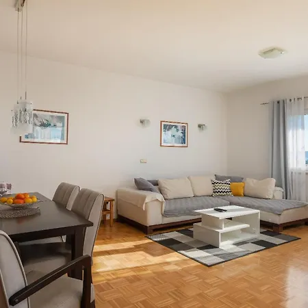 Xxl Family Penthouse Apartment Makarska